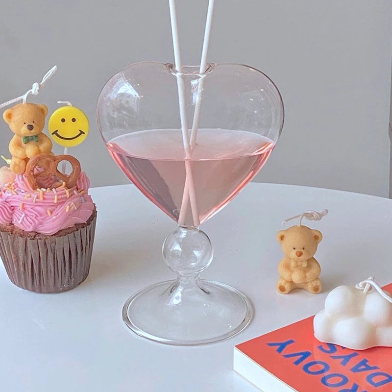 Glass Vase for Decoration Heart Shape Flower Bottle Decorative Transparent Glass Vases for Plant Living Room Wedding Decor